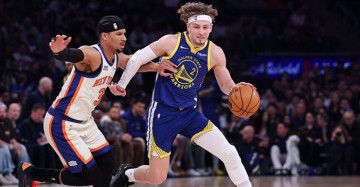 科尔谈波齐姆斯基关键时刻拔三分：喜欢他的选择|勇士|北京|布兰丁·波杰姆斯基|NBA常规赛|纽约尼克斯队_新浪体育_新浪新闻