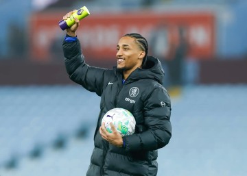 星空体育官网-佩德罗vs维拉全场数据：射正4进球3，助攻1，错失绝佳机会1