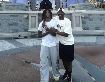 星空体育官网-保罗带一家过节，赚4亿退役，老婆身材火辣，不工作享受生活|克里斯·保罗|nba|女儿|度假|一家人_新浪体育_新浪新闻